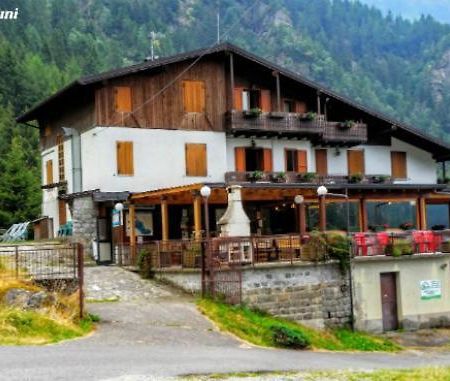 Rifugio Stella Alpina Hotel Saviore dell'Adamello Bagian luar foto