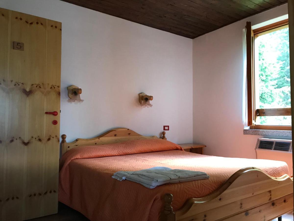 Rifugio Stella Alpina Hotel Saviore dell'Adamello Bagian luar foto